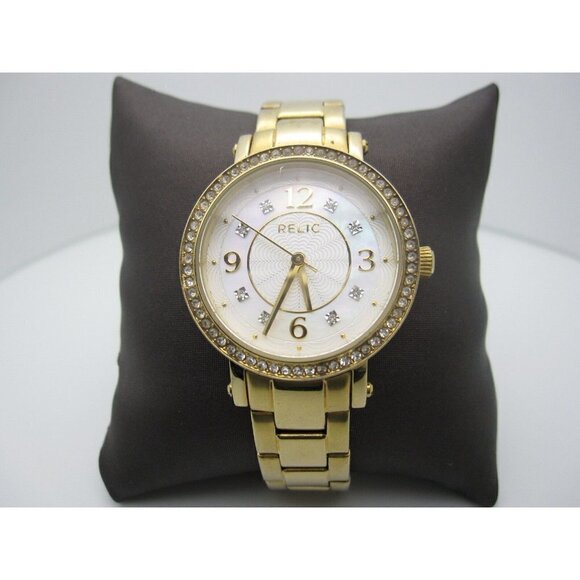 Women's Relic 3 Jewels 30 Water Resistant Analog Dial Casual Watch (A890) 2W1L - Picture 2 of 11